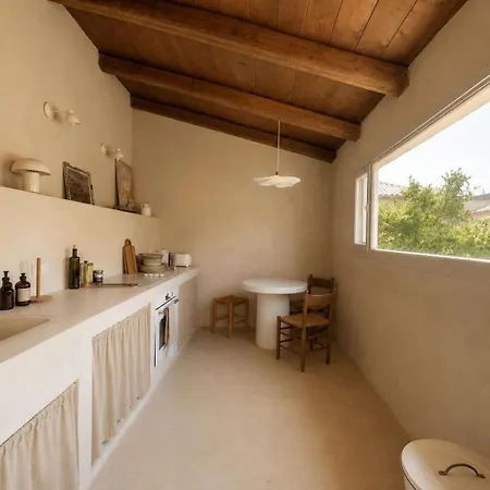 Willa Skiti A Quiet Stone House In Mani